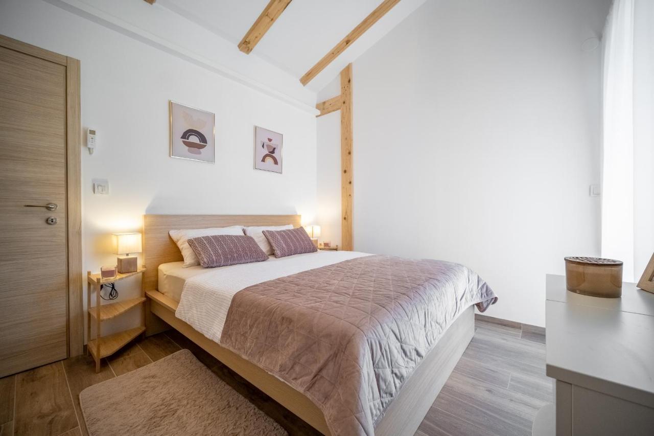 Villa Nesa - Beautiful Guest House At Continental Croatia With Outdoor Swimming Pool, Sauna And 3 Bedrooms Plaski Exterior photo